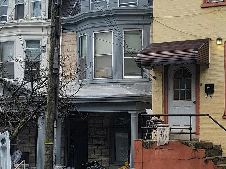324 Spring St #3 — Photo 1