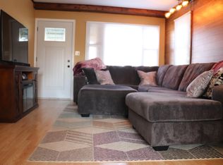 3128 W Loomis Rd, Greenfield, WI 53221