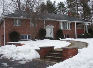 320 Plains Rd, Shawangunk, NY 12589