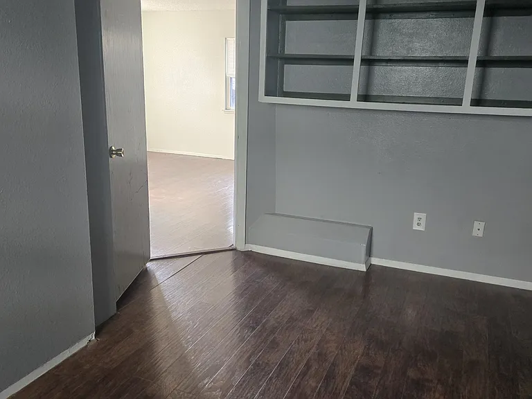 630 E Saint Vrain St — Photo 7