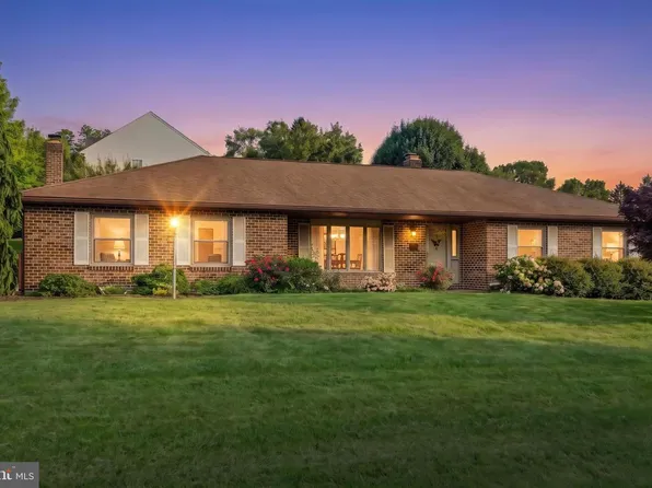 3106 Kingston Rd, York, PA 17402