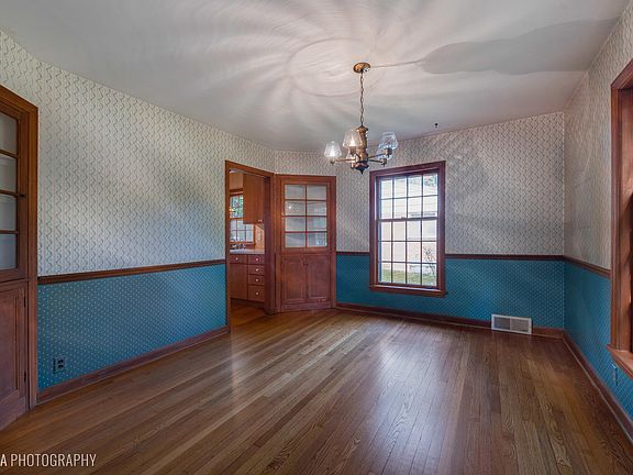 4th image of 324 Wiltshire Ln