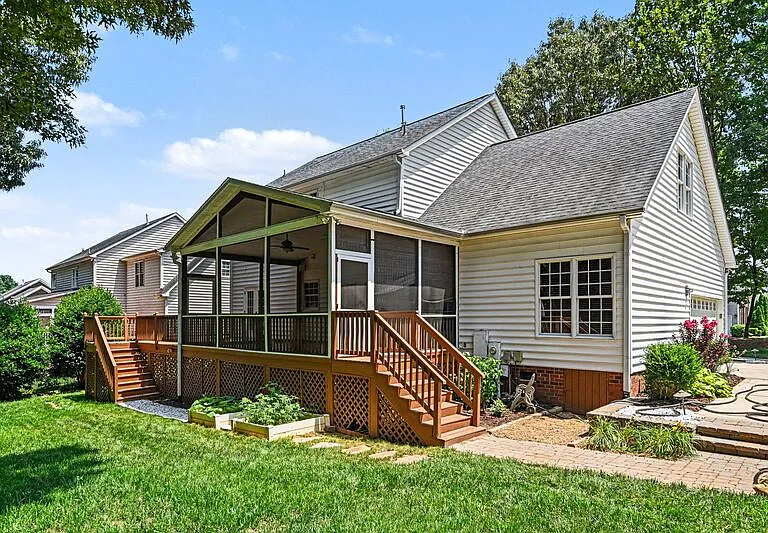 10403 Persimmon Creek Dr — Photo 26