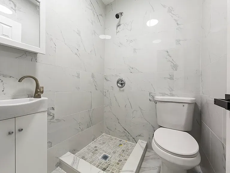 149 Hart St #1 — Photo 9