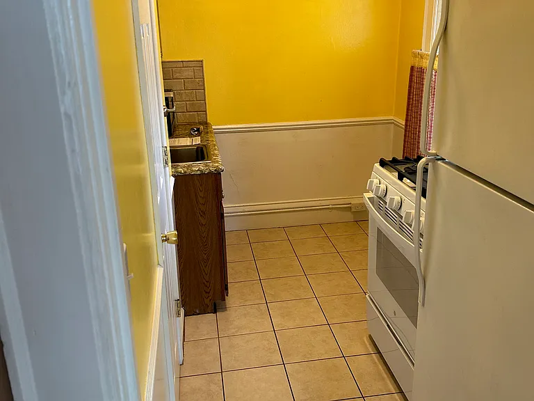 231 College Ave NE — Photo 4
