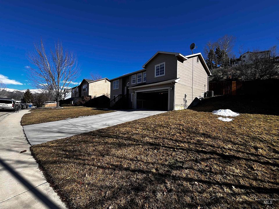 2nd image of 5154 S Deselm Way