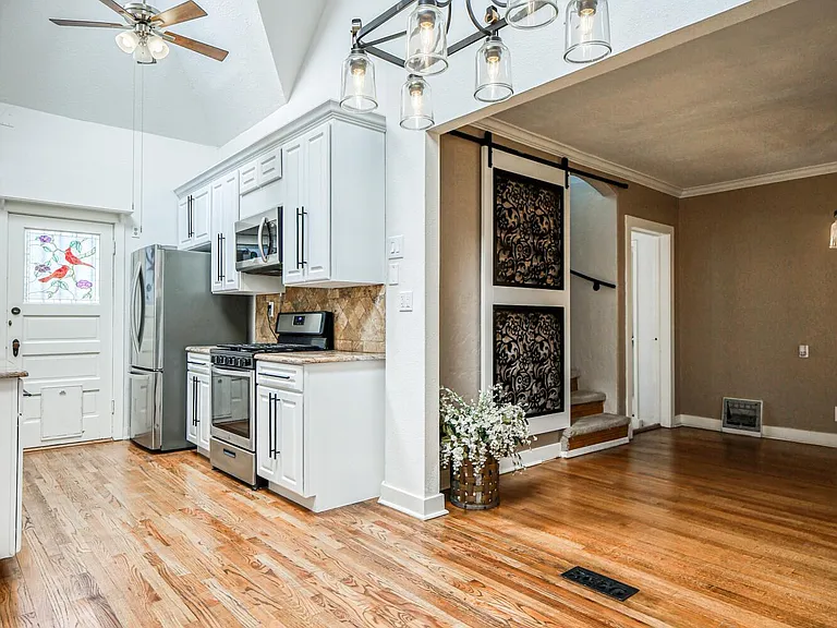 715 E Robinson Ave — Photo 20