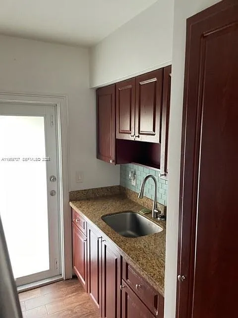 Isle Of Normandy Miami Vi — Photo 1
