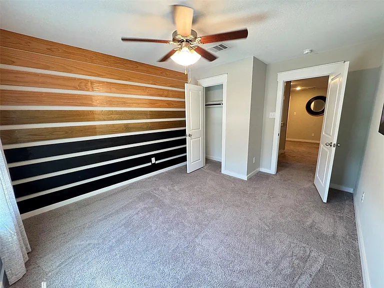 2328 Calvert Dr — Photo 17