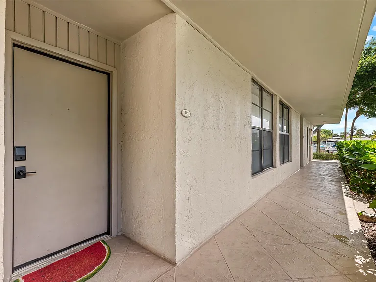 21 Royal Palm Way #1050 — Photo 2