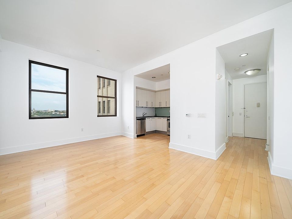 1st image of 4 Beacon Way APT 425