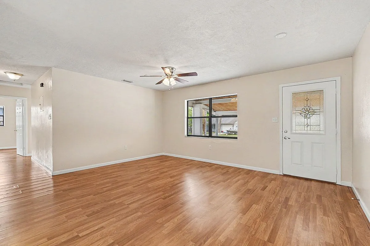 Building Photo - 3960 Barcelona St