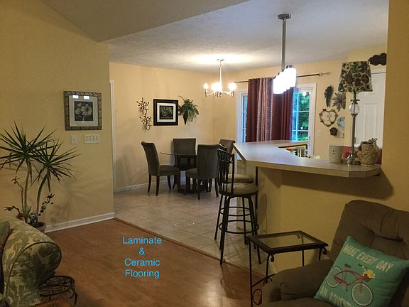 3rd image of 10672 Fall Creek Dr