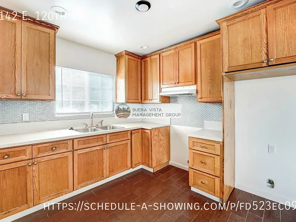 1142 E 120th St #5