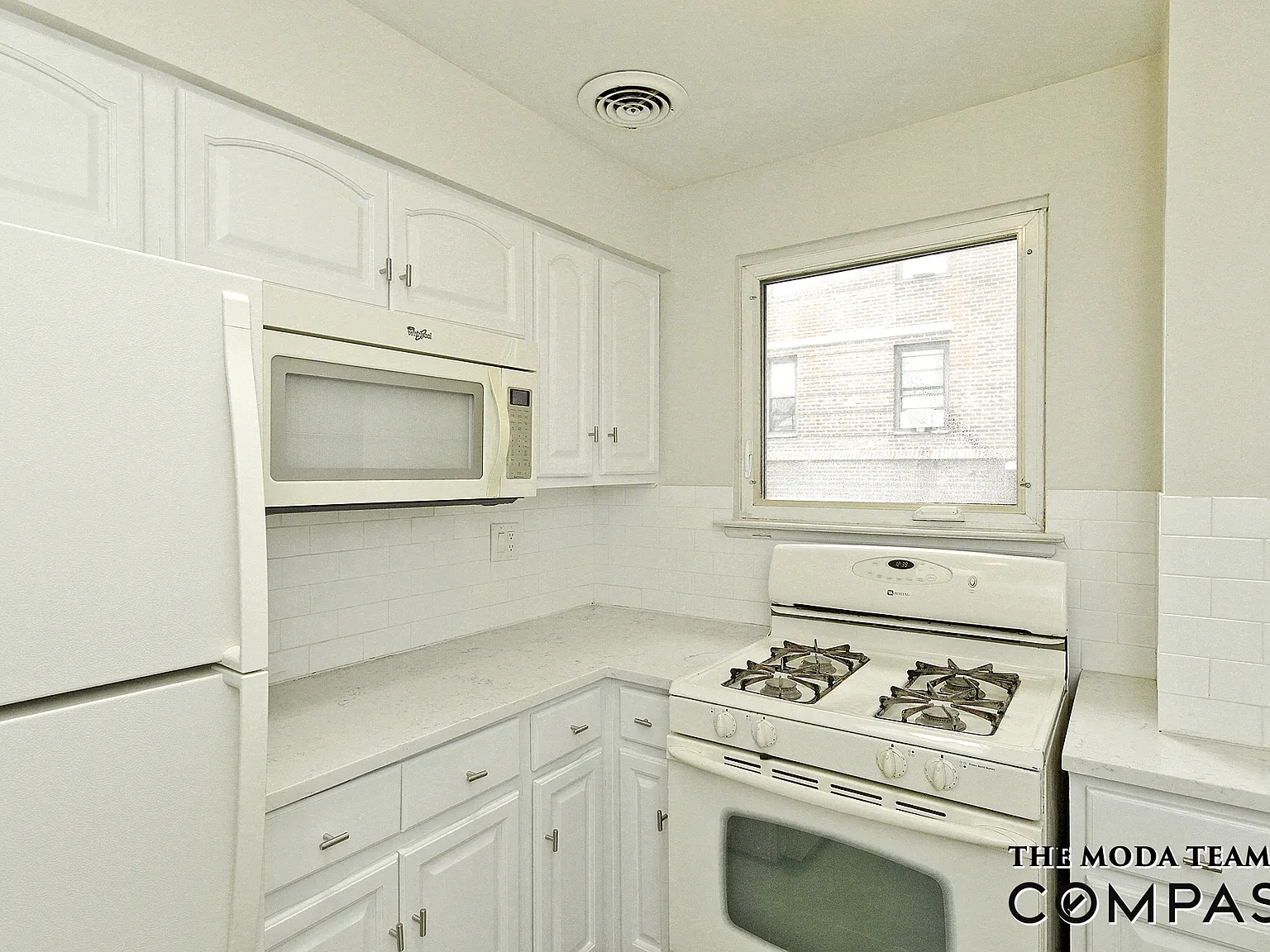 3511 Riverdale Avenue — Photo 4