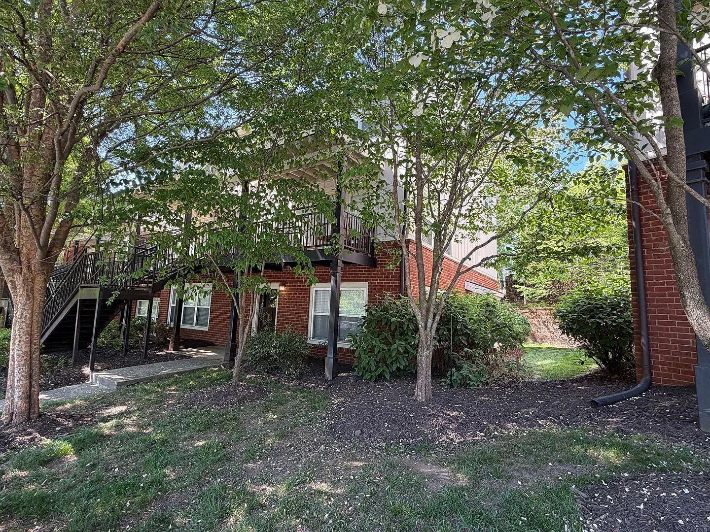 1615 Elmwood Court, #208 - End Unit Townhome in a Gated Community! — Photo 2