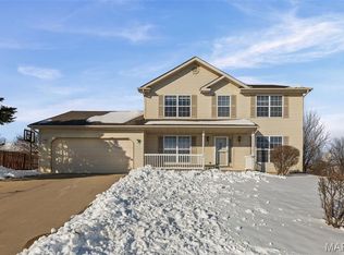 794 Cedar Mill Dr, Shiloh, IL 62221