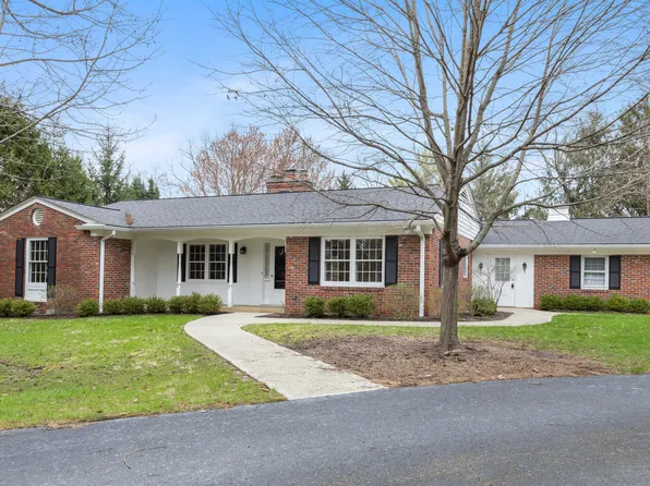 625 Mulberry St, Zionsville, IN 46077