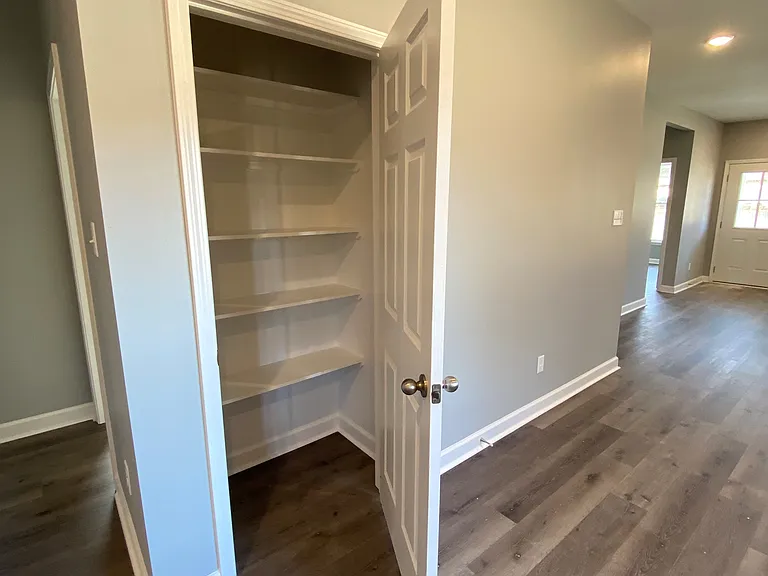 815 Brookside Dr — Photo 8