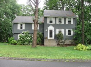 72 School Brook Ln, Vernon, CT 06066