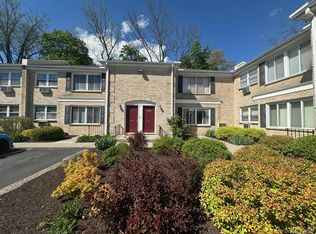 250 Beechwood Avenue #11B, Poughkeepsie, NY 12601