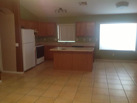 3rd image of 4518 E Glenhaven Dr