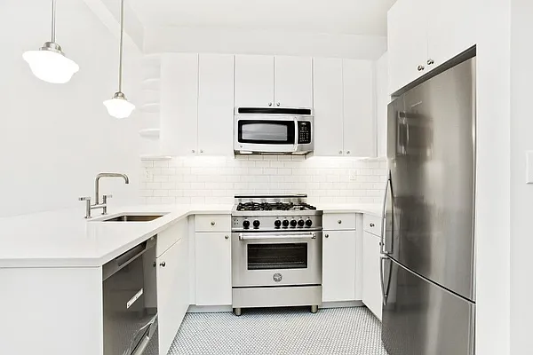 Rented by Mirador Real Estate | media 4