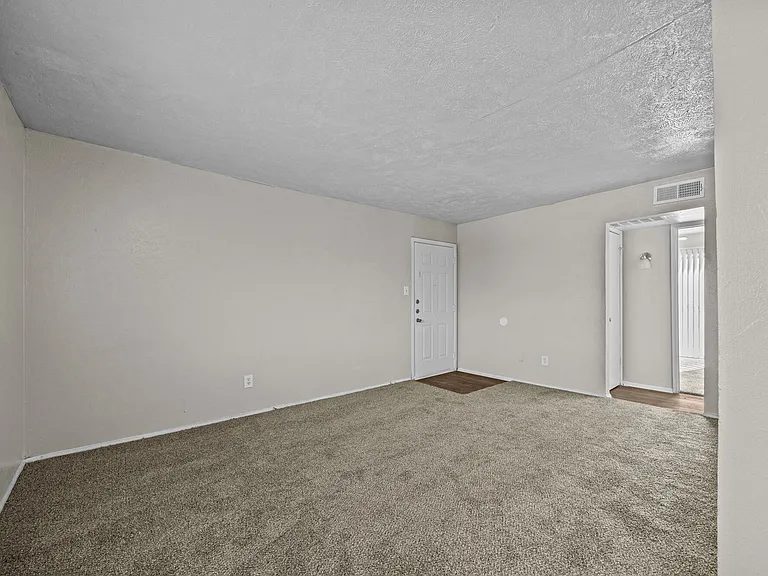Oakwood — Photo 13