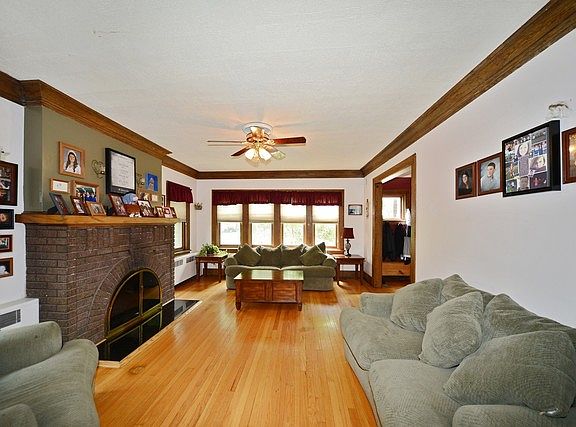 3rd image of 5218 Brown St