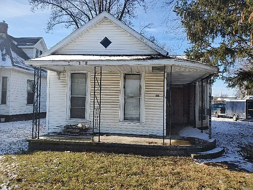 1103 Broadway St Photo 1