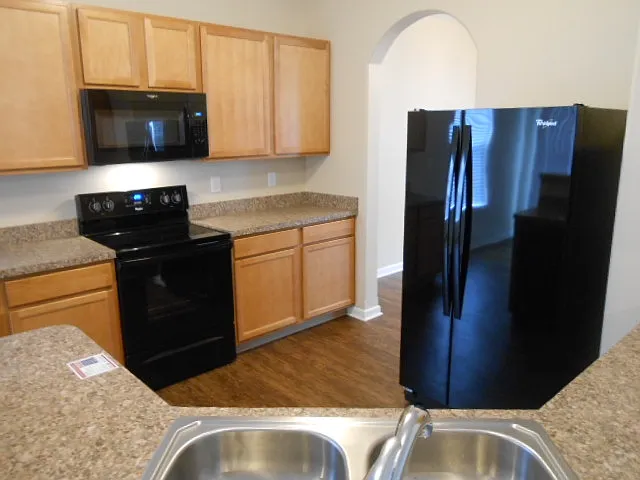 7266 Rondeau Dr — Photo 2