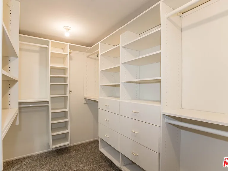 410 S Barrington Ave #205 — Photo 29