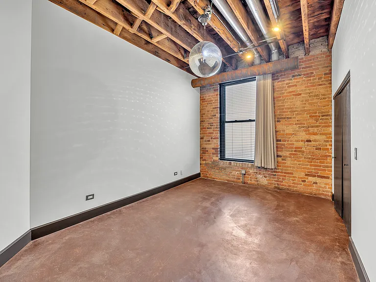 2419 W 14th St #2 — Photo 23