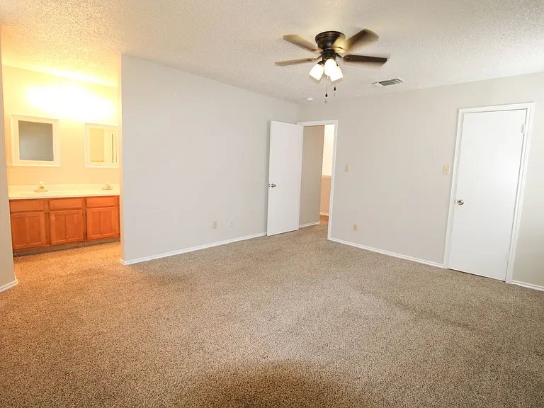 961 Schertz Pkwy — Photo 21