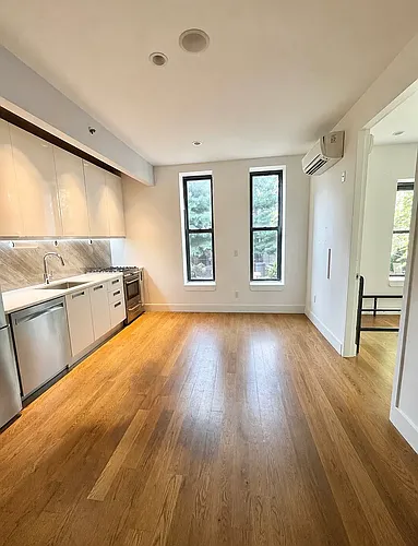 69 Ten Eyck St Photo 1