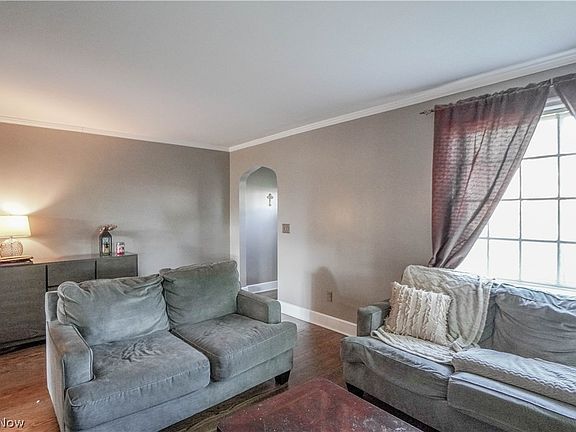 3rd image of 312 32nd St NW
