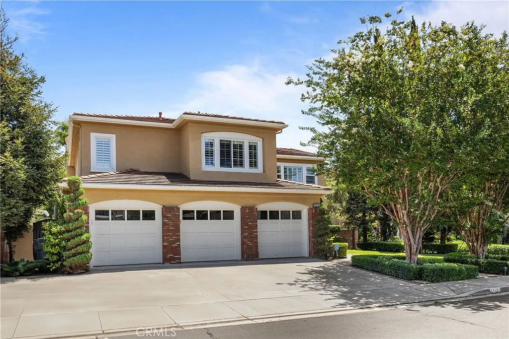 5 bed, 3750 sqft, $7,250 — Photo 1
