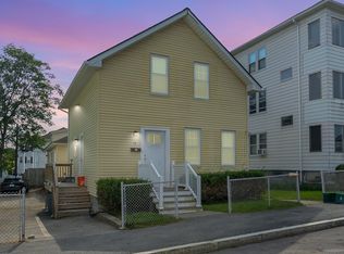 16 Caprera Rd, Worcester, MA 01604
