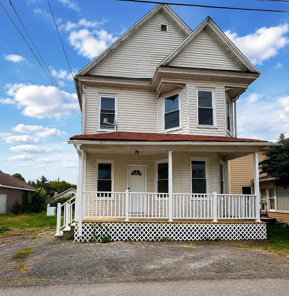 4 bed, 1.5 bath, 1300 sqft, $1,750 — Photo 1