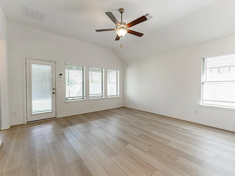 21107 Armstrong County Dr — Photo 18