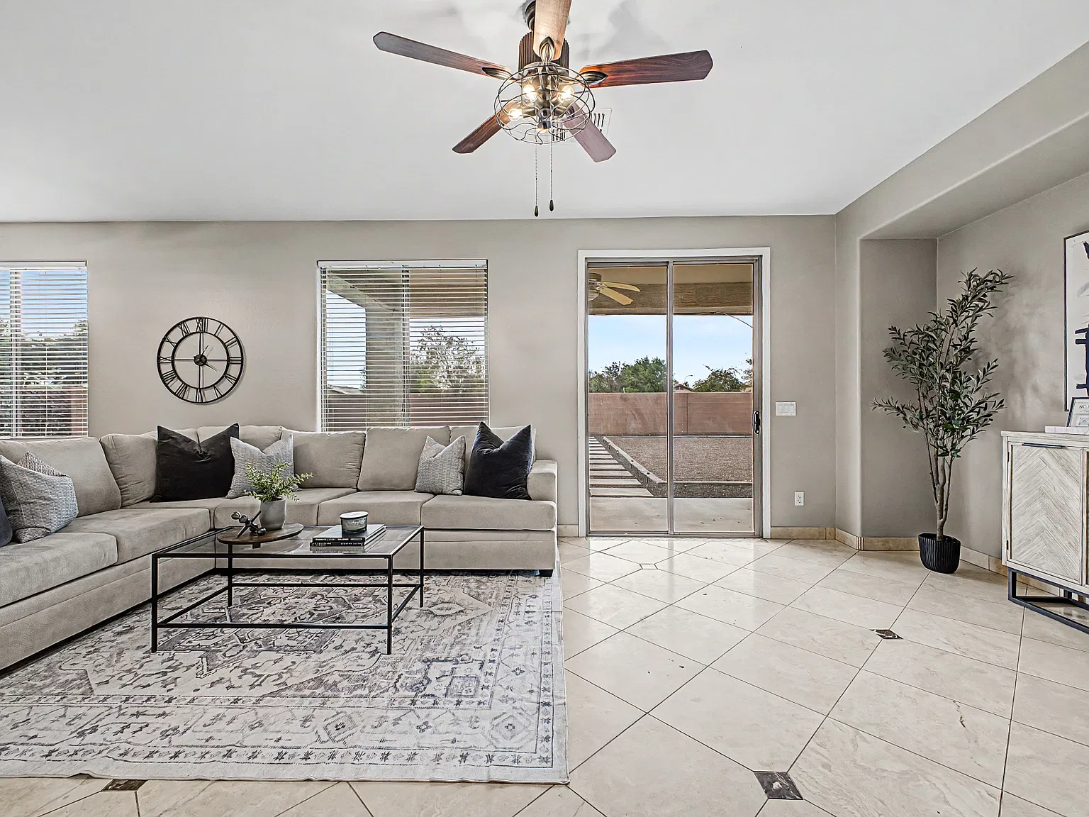 4 bed, 2409 sqft, $2,850 — Photo 2