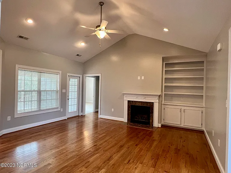 206 Sandy Springs Rd — Photo 7