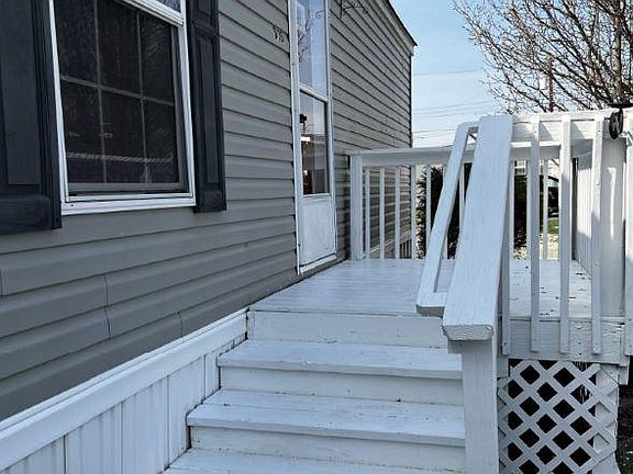 2nd image of 2 New Bridge Rd Trailer D10