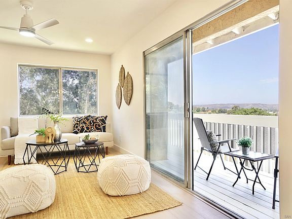 3rd image of 4228 Vista Del Rio Way Unit 1