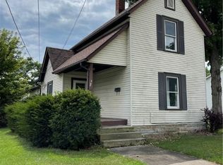 979 Center St, Grafton, OH 44044