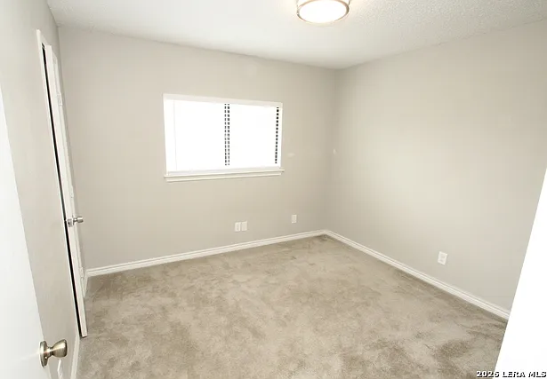 7807 Pecan Hts — Photo 18
