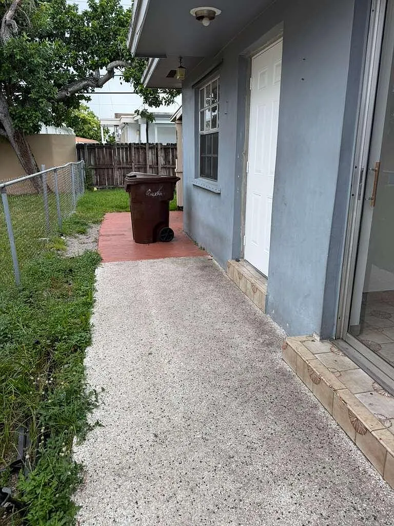 2 bed, 1.0 bath, 870 sqft, $2,200 — Photo 2