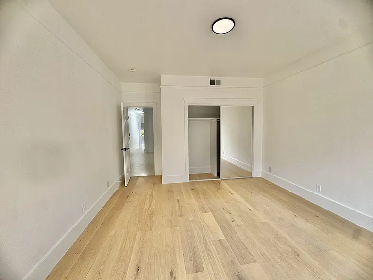 1025 Hampshire St #B — Photo 9