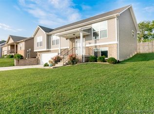 9015 Woodford Dr, Charlestown, IN 47111