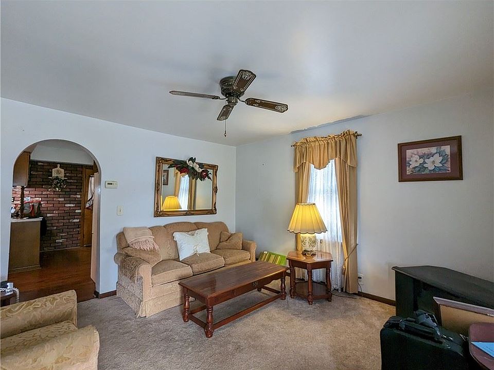 1st image of 215 Frederick St